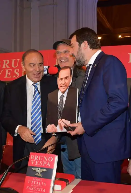 bruno vespa enrico lucci con la sagoma di berlusconi e matteo salvini  foto di bacco (2)