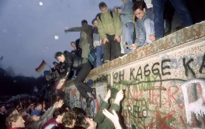 caduta del muro di berlino 3