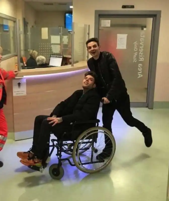 fedez e fabio rovazzi in ospedale dopo la lite