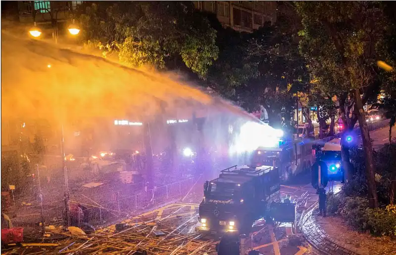 hong kong battaglia studenti polizia 11