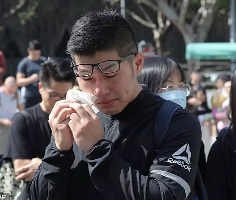 hong kong proteste ragazzo deceduto