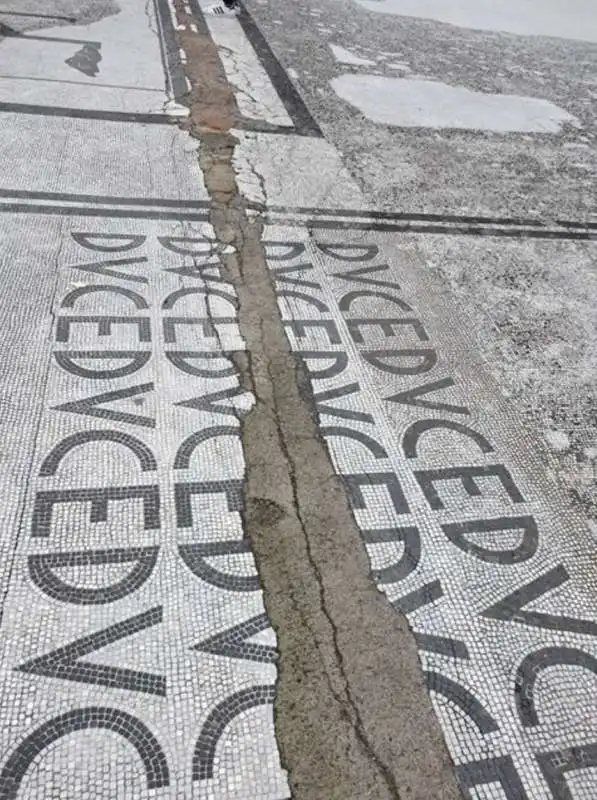 i mosaici del foro italico distrutti