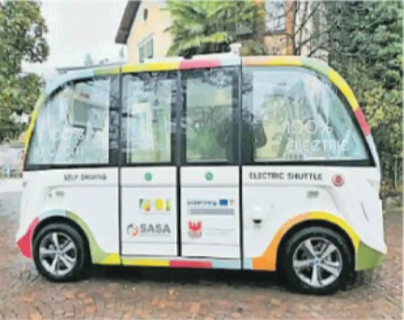 il bus elettrico a guida autonoma di merano 1