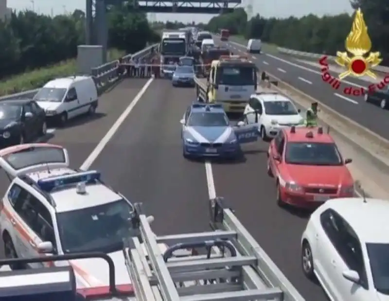 incidente sull'autostrada a13  5