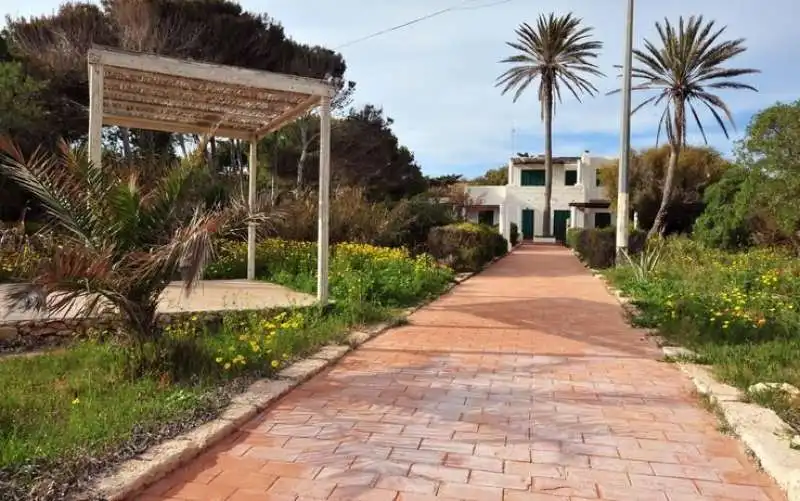 la villa di berlusconi a lampedusa 2