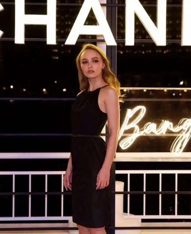 lily rose depp 4