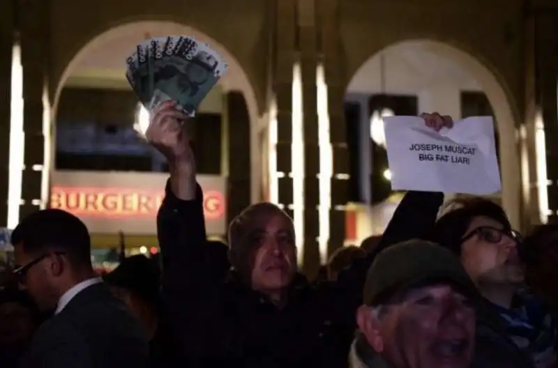 malta, proteste contro la corruzione e il governo di joseph muscat 7