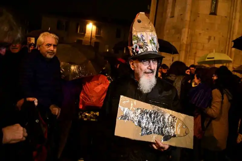 manifestazione delle sardine a modena 11