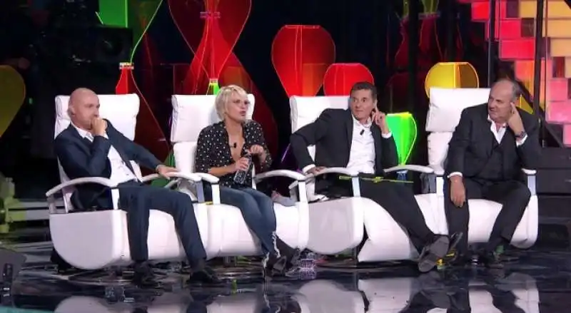 maria de filippi sbotta a 'tu si que vales' 16