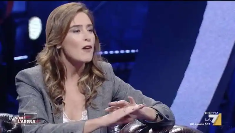 maria elena boschi ospite di non e' l'arena 5