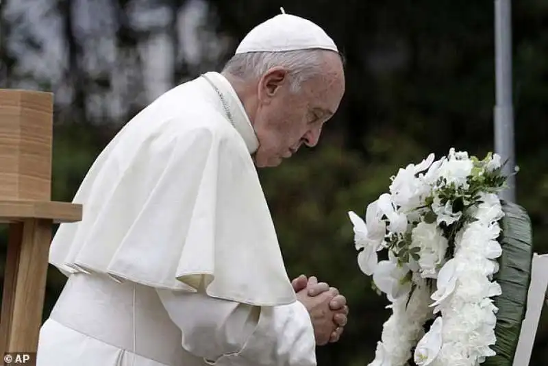 papa francesco a hiroshima 5