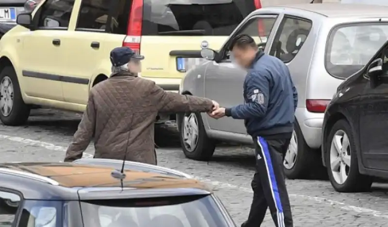 parcheggiatori abusivi napoli