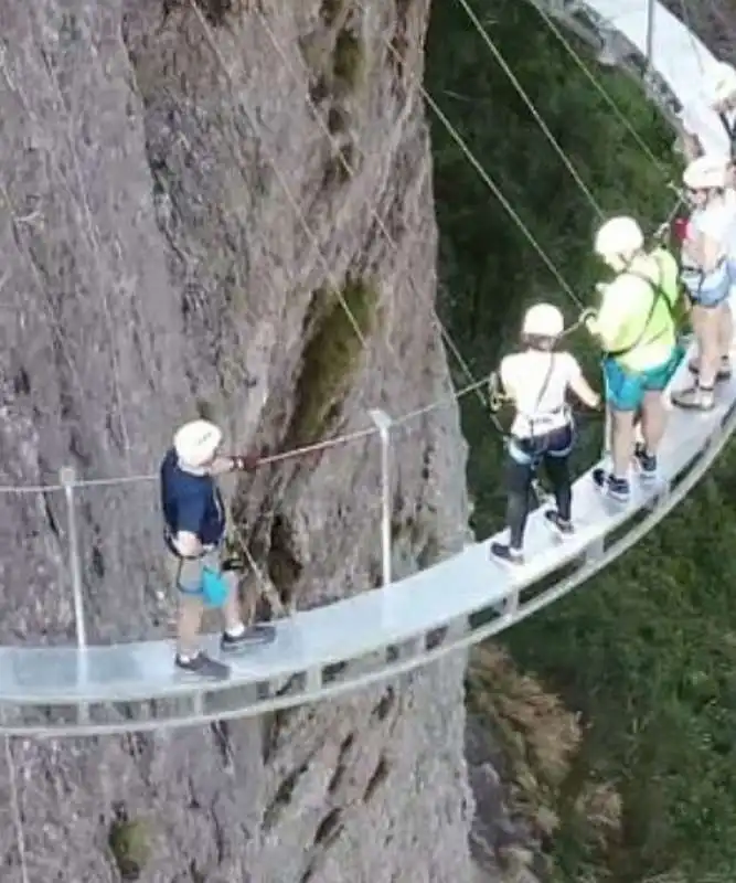 passerella di metallo in cina 3