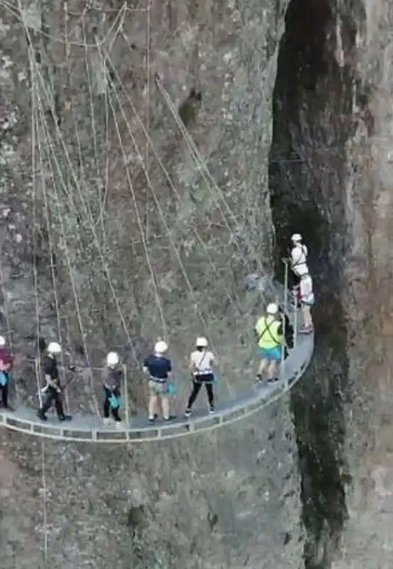 passerella di metallo in cina 5