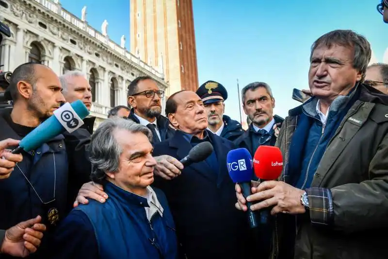 renato brunetta silvio berlusconi e luigi brugnaro a venezia 1