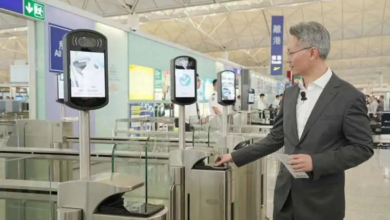 riconoscimento facciale in aeroporto 1