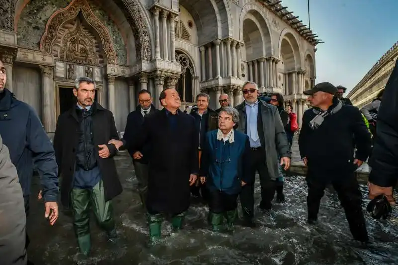 silvio berlusconi a venezia con renato brunetta 2