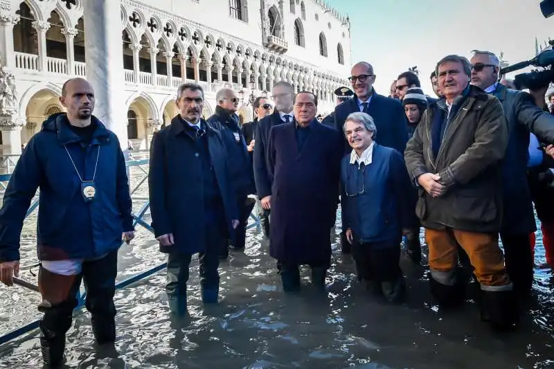 silvio berlusconi a venezia con renato brunetta 6