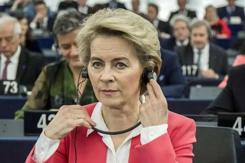 ursula von der leyen  27