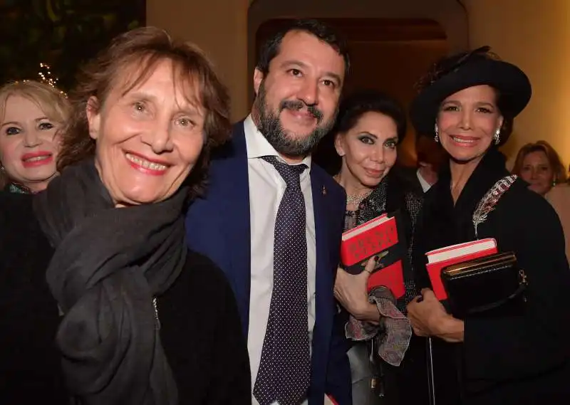 valeria licastro francesca calisoni bulgari paola mainetti marisela federici  foto di bacco