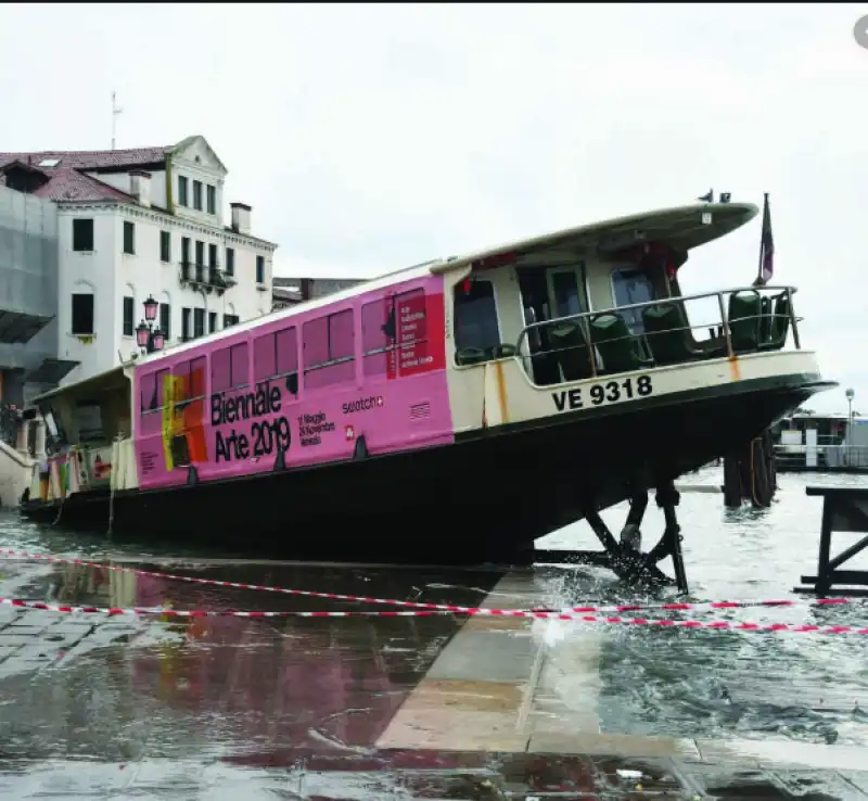 venezia   acqua alta e maltempo 1