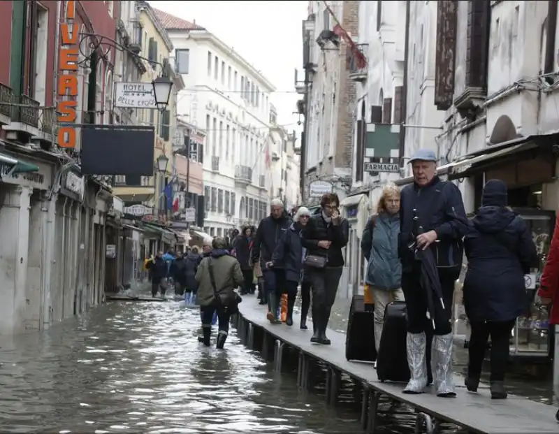 venezia   acqua alta e maltempo 6