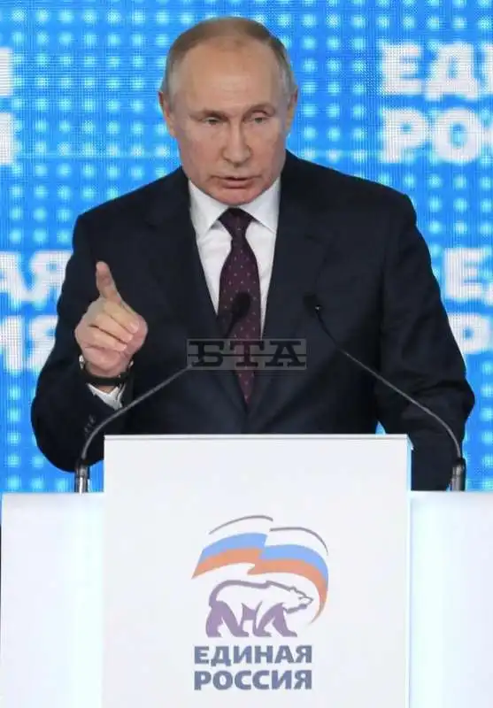 vladimir putin al congresso di russia unita