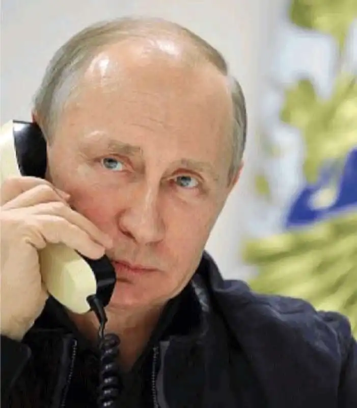 VLADIMIR PUTIN AL TELEFONO