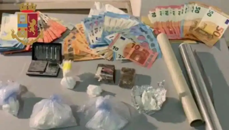 COCAINA E BANCONOTE SEQUESTRATI A MILANO 