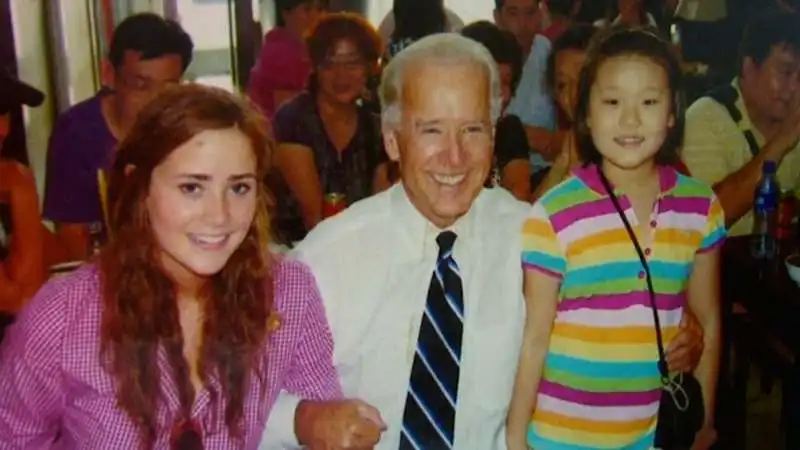 foto di joe biden al ristorante yaoji chaogan  