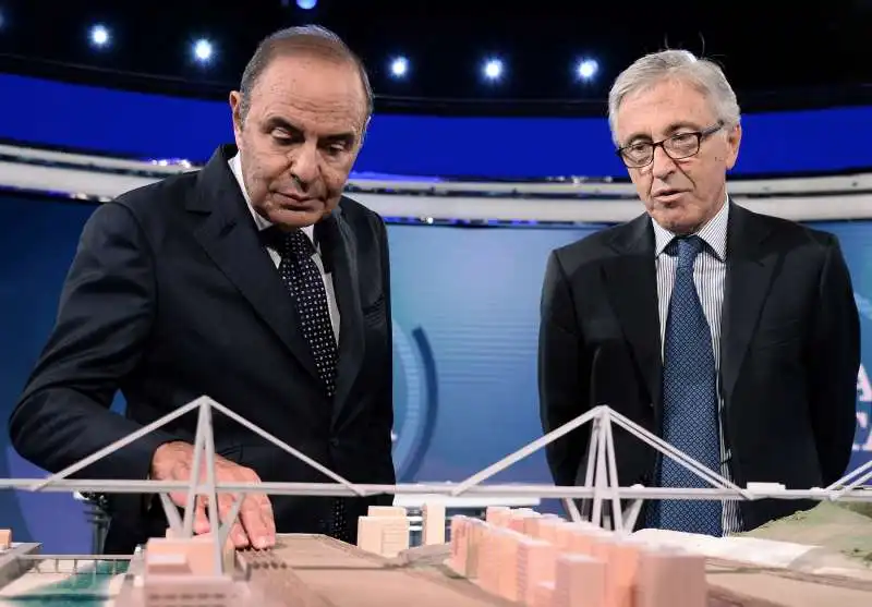 giovanni castellucci con il plastico del ponte morandi a porta a porta 1