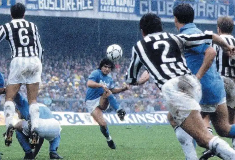 il gol di diego armando maradona alla juventus