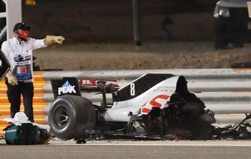 incidente di romain grosjean al gp del bahrein 3