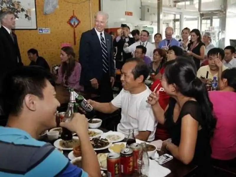 joe biden al ristorante yaoji chaogan