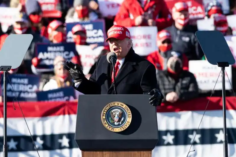 la chiusura della campagna elettorale di trump a miami 25