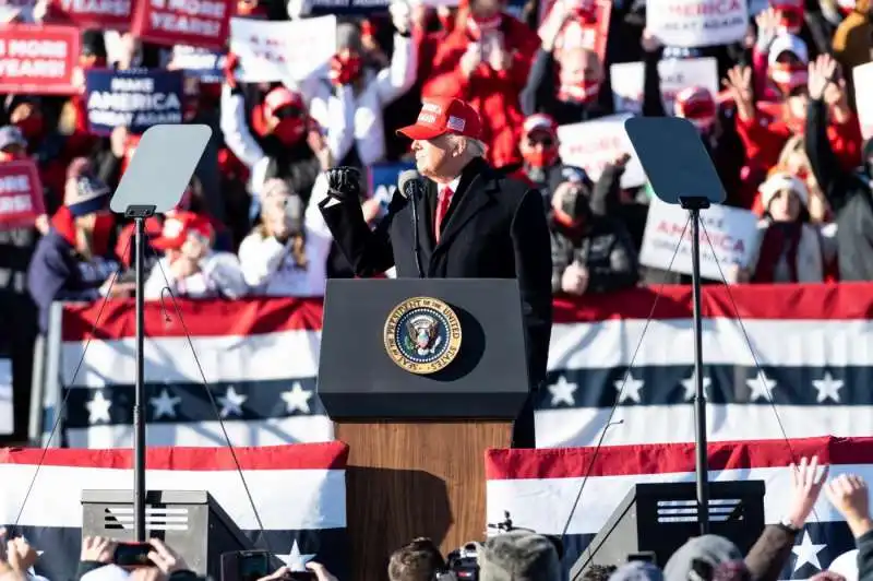 la chiusura della campagna elettorale di trump a miami 26