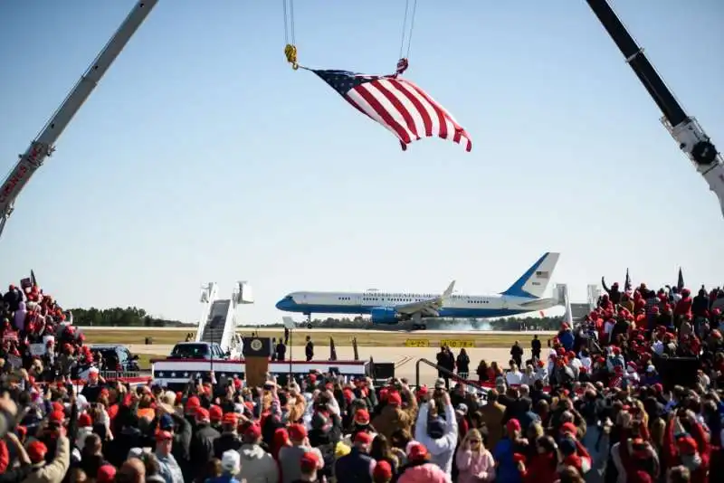 la chiusura della campagna elettorale di trump a miami 60