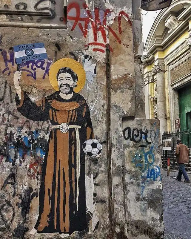 napoli ricorda maradona 20