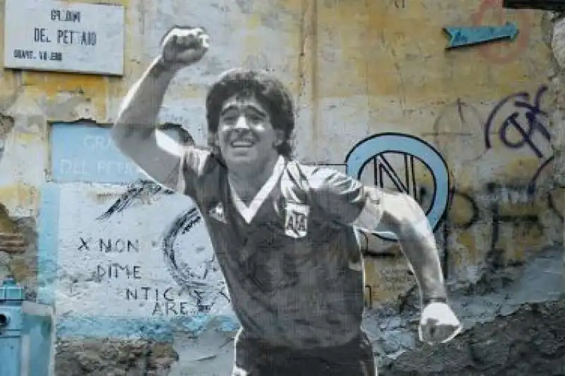 napoli ricorda maradona 27