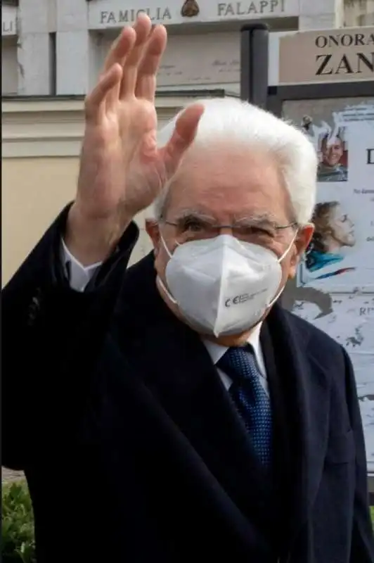 sergio mattarella in visita al cimitero di castegnato 3