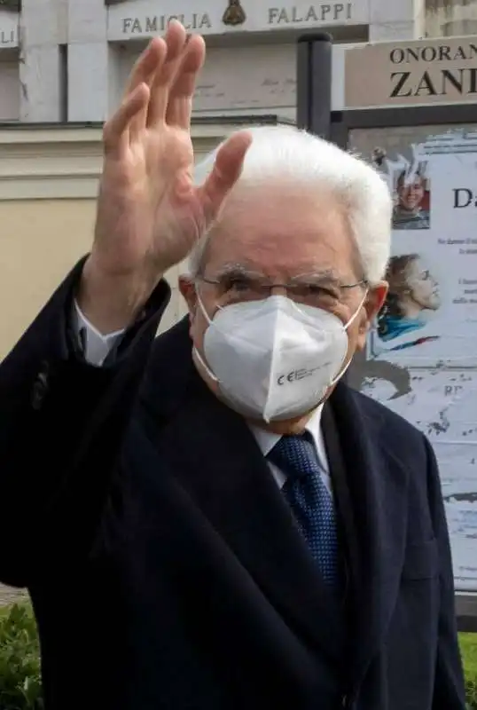 sergio mattarella in visita al cimitero di castegnato 5