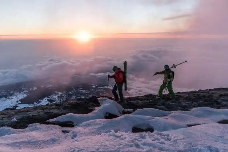 alpinisti sull etna 