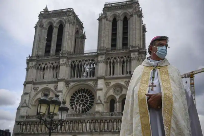 arcivescovo di parigi michel aupetit 7