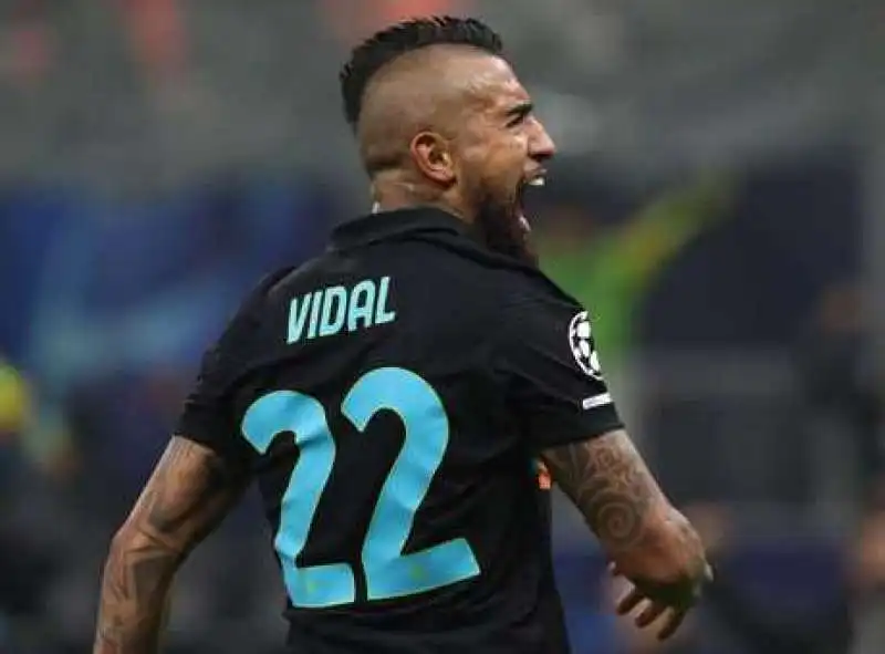 arturo vidal 4