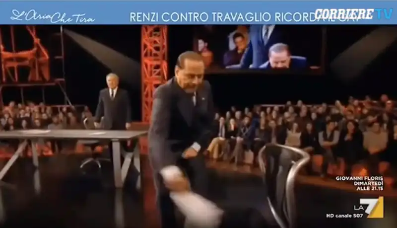 BERLUSCONI SEDIA TRAVAGLIO