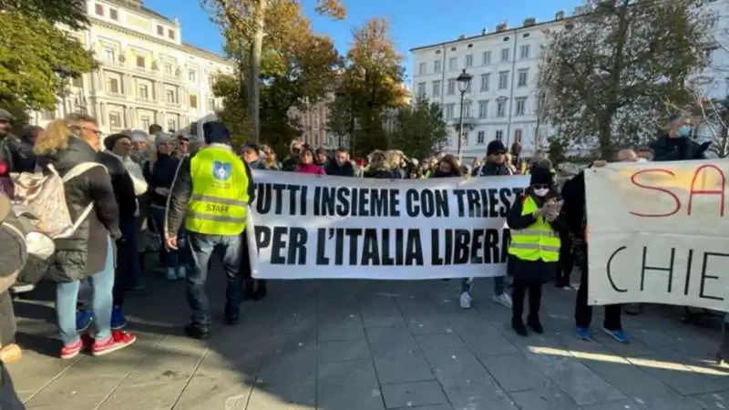 Corteo No Green Pass a Trieste 3