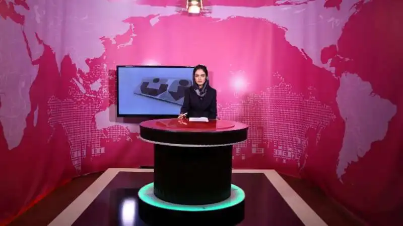 donne in tv in afghanistan  1