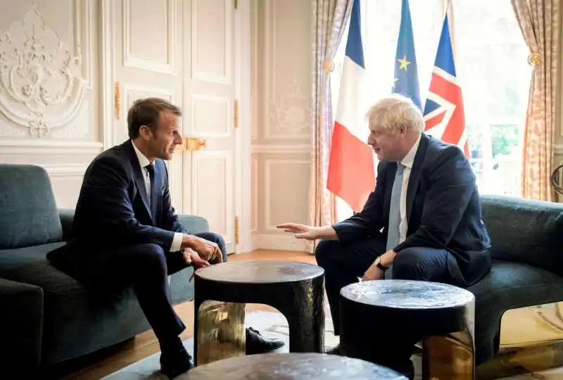 emmanuel macron e boris johnson 6