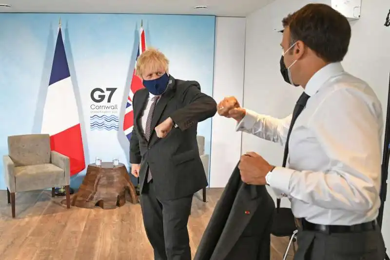 emmanuel macron e boris johnson 9