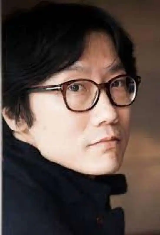 hwang dong hyuk 12